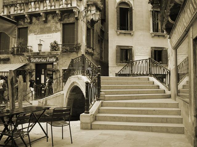 Ein Kanal in Venedig
